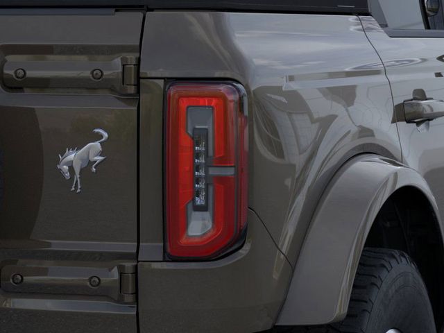 2025 Ford Bronco Outer Banks photo 18