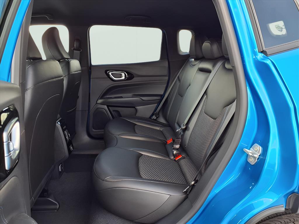 2026 Jeep Compass Latitude Altitude photo 15