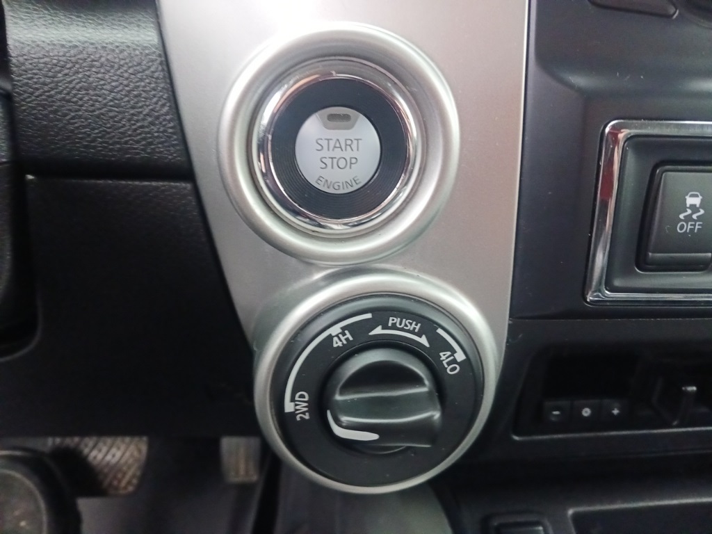 2018 Nissan Titan PRO-4X photo 25