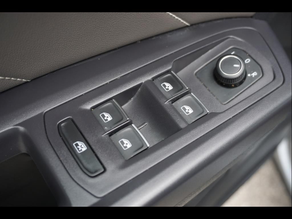 2021 Volkswagen Atlas Cross Sport V6 SEL photo 13