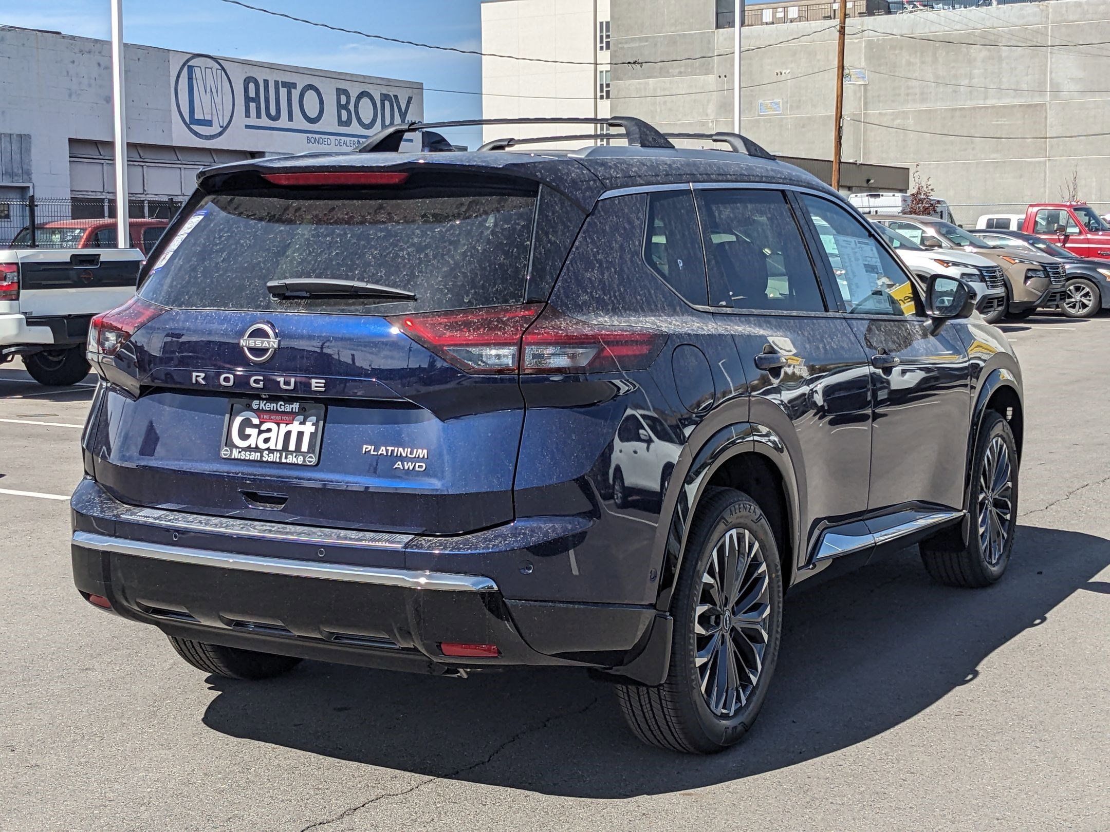 2026 Nissan Rogue Platinum photo 3