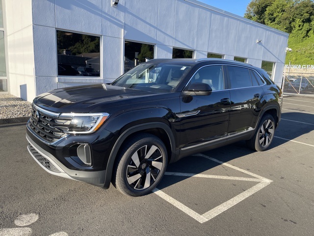 2026 Volkswagen Atlas Cross Sport SEL photo 2