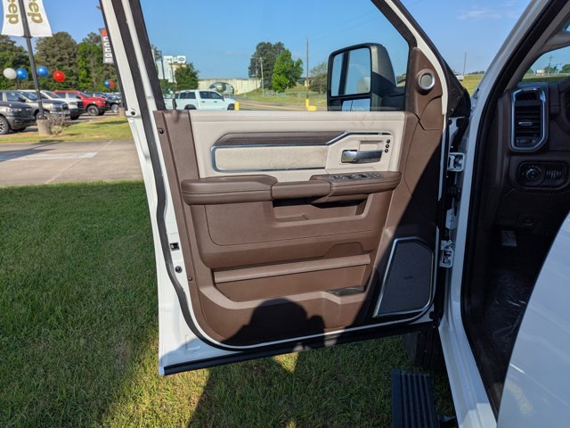 2025 Ram 3500 Laramie photo 11