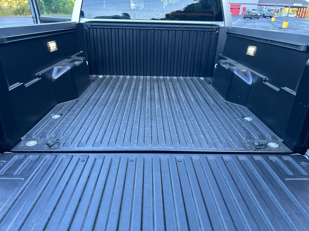 2025 Toyota Tacoma SR5 4x4 Double Cab photo 22