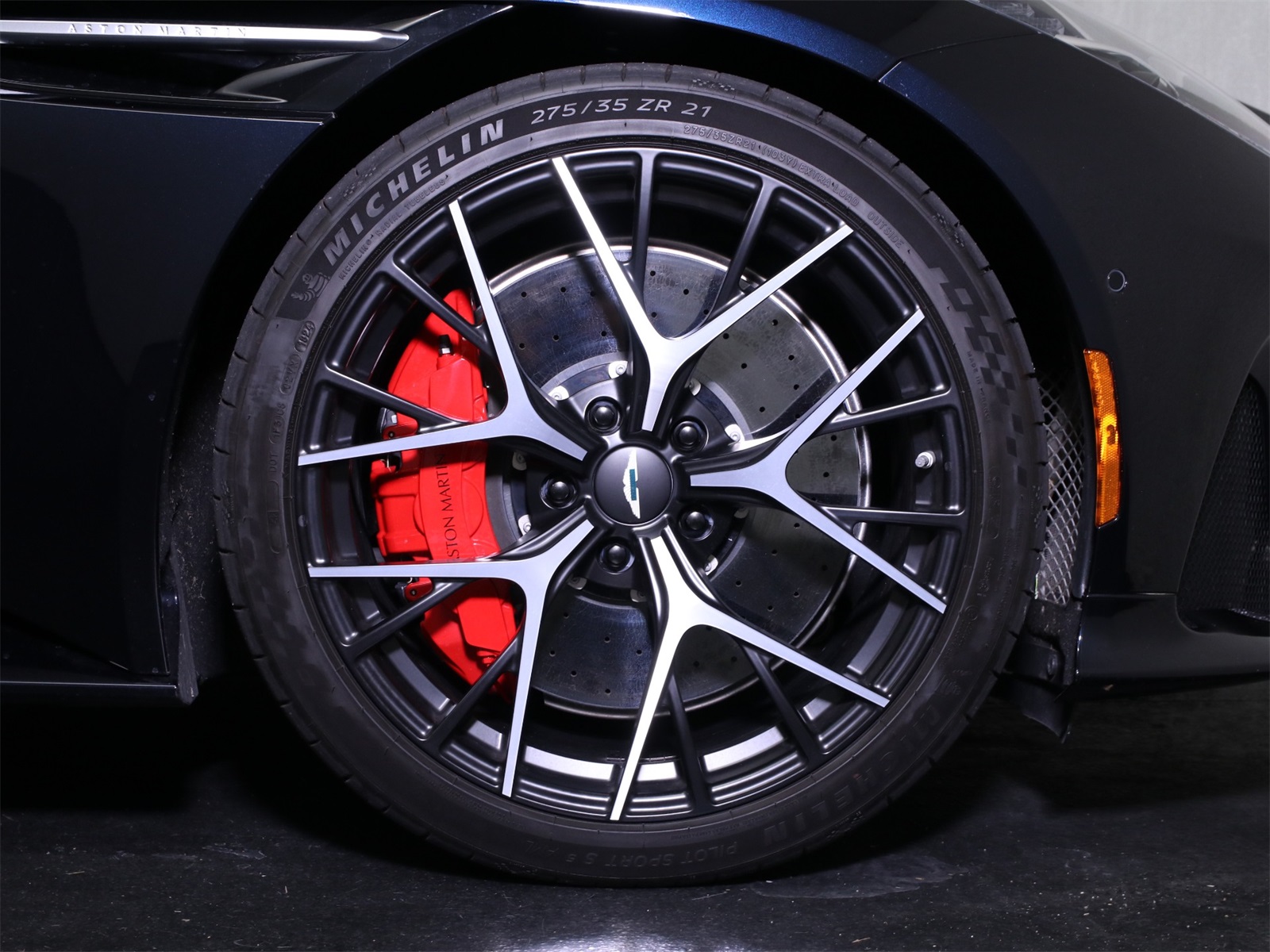 2025 Aston Martin DB12 AM5 photo 4