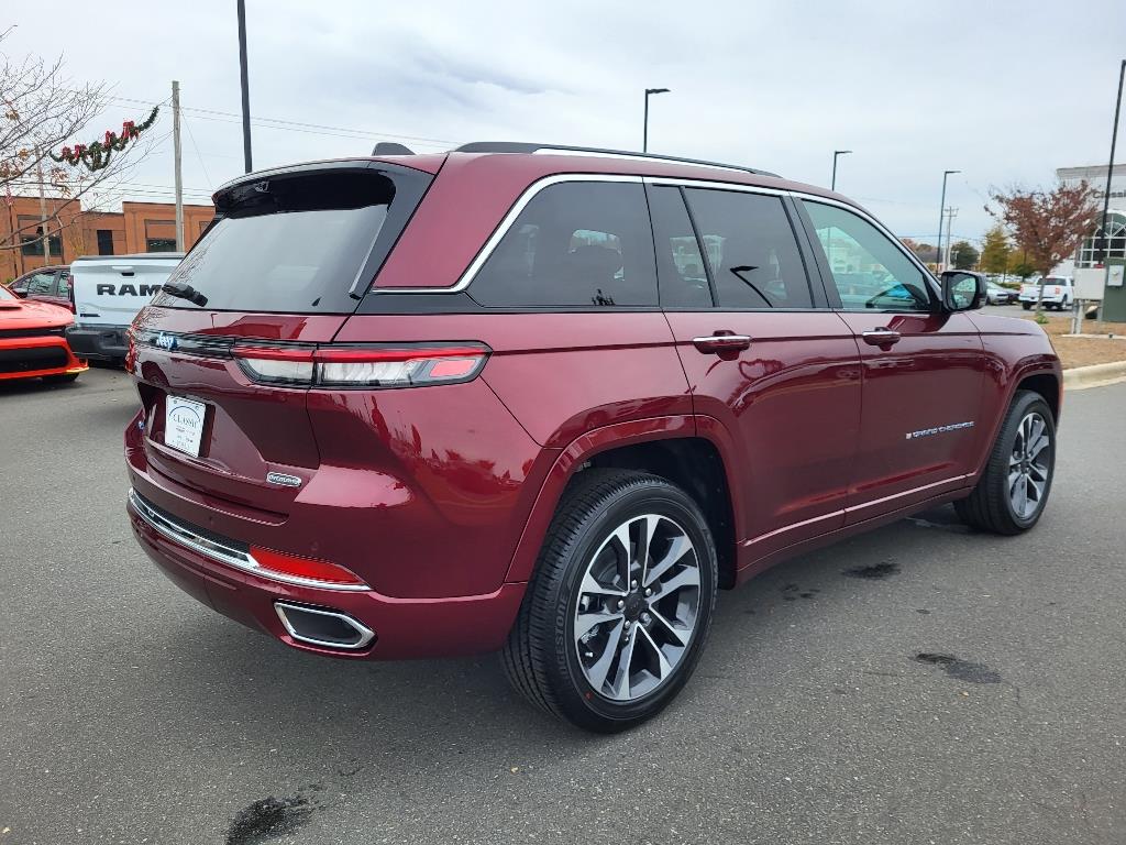 2024 Jeep Cherokee Overland photo 21