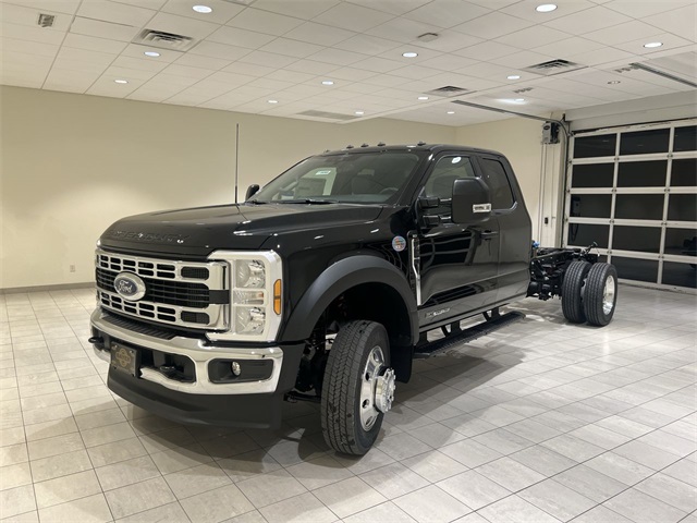 2026 Ford F-550 Super Duty Chassis Cab XLT's photo