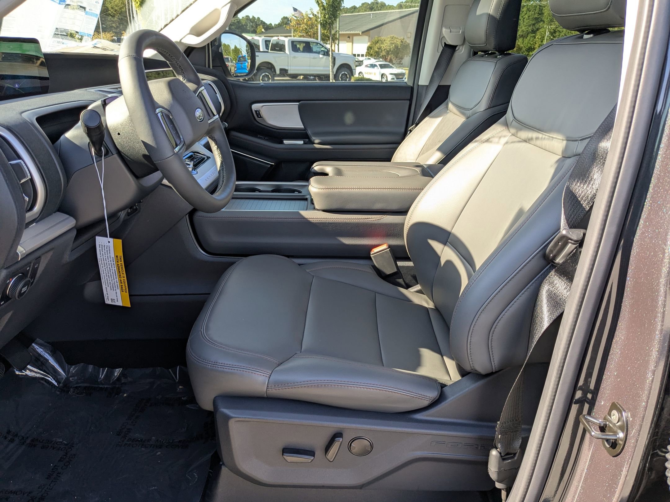 2025 Ford Expedition photo 12