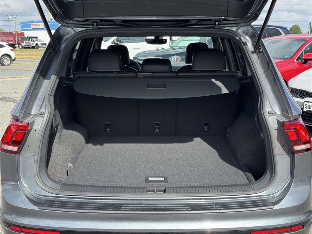 2021 Volkswagen Tiguan SE photo 27