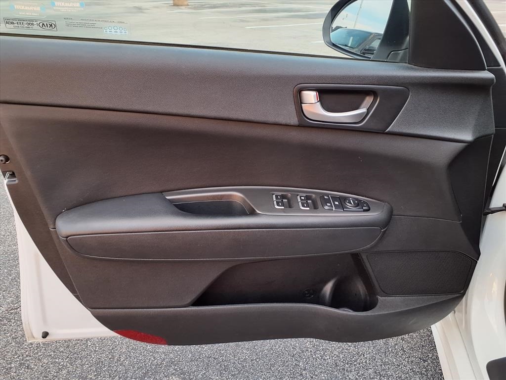 2018 Kia Optima S photo 23