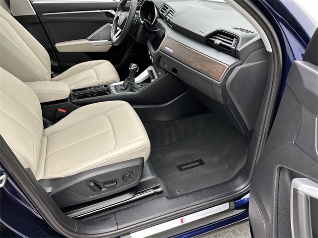 2025 Audi Q3 S line Premium Plus photo 15
