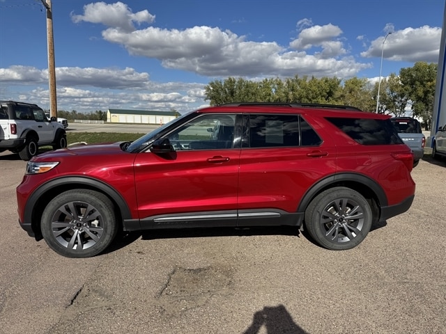 2023 Ford Explorer XLT photo 2