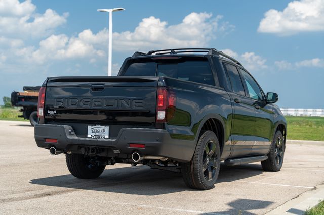 2025 Honda Ridgeline Black Edition photo 7