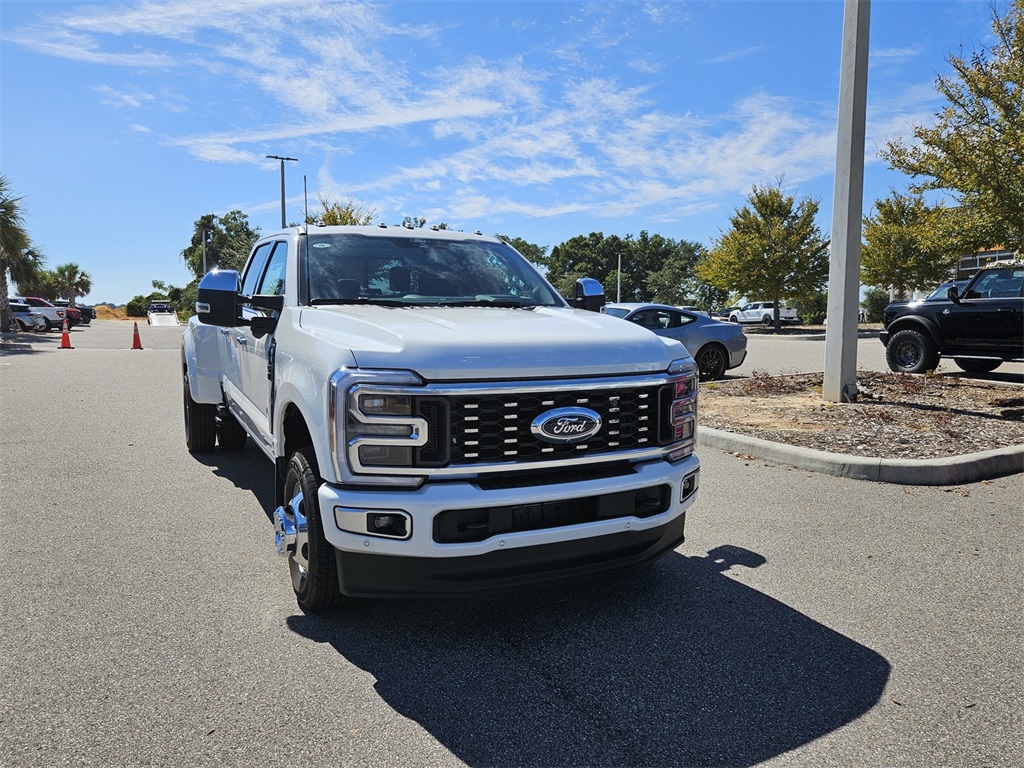 2026 Ford F-350 Platinum photo 2