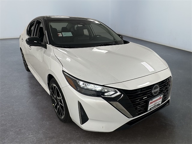 2025 Nissan Sentra SR's photo