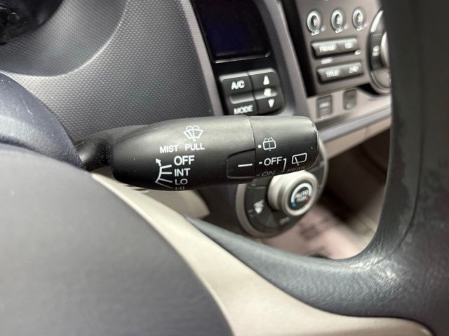 2010 Honda Insight LX photo 12
