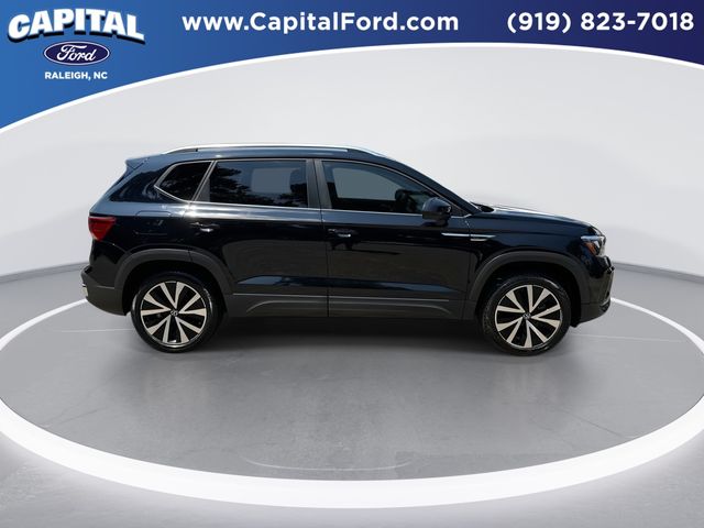2022 Volkswagen Taos SE photo 9
