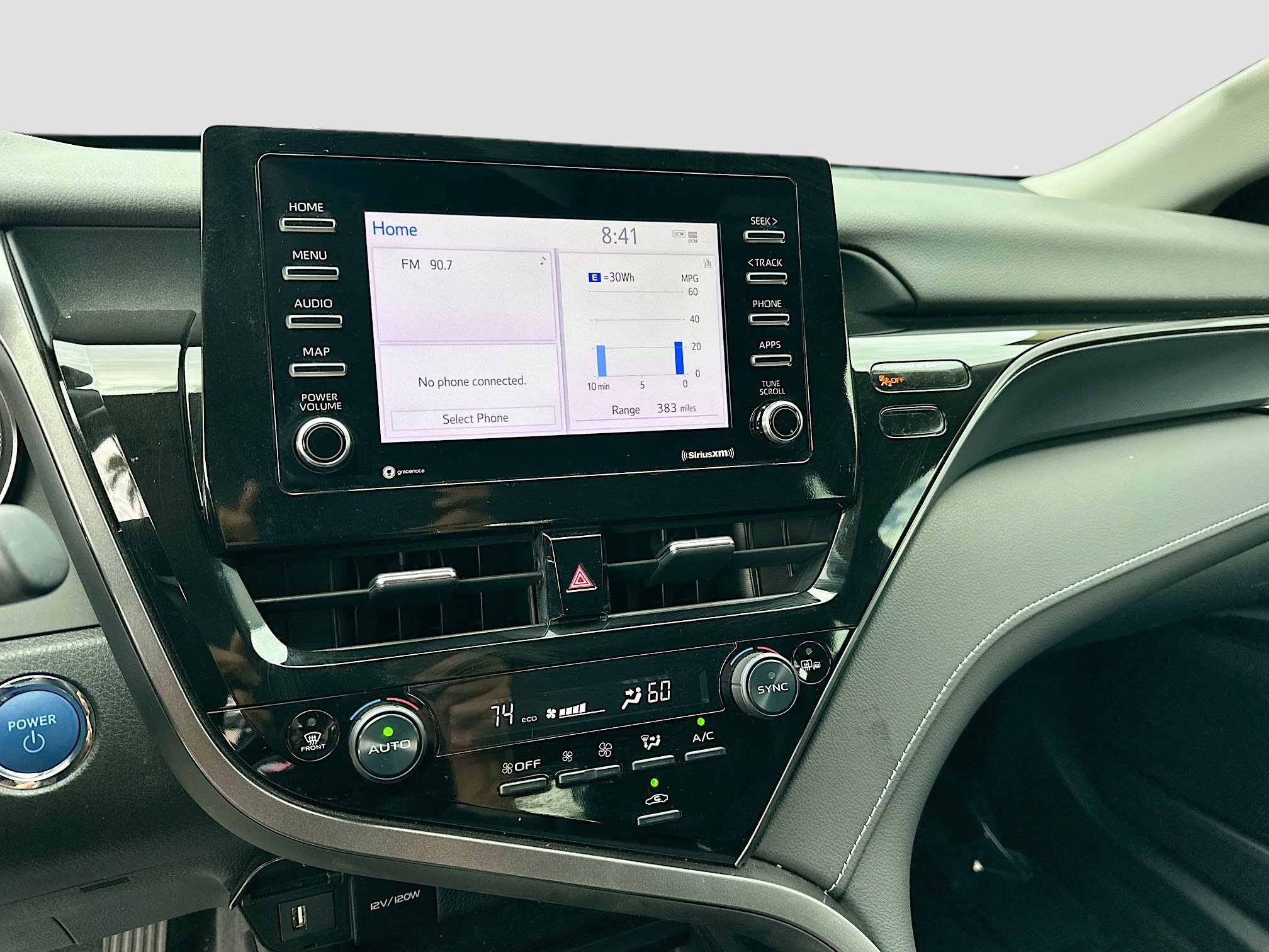 2024 Toyota Camry SE photo 13
