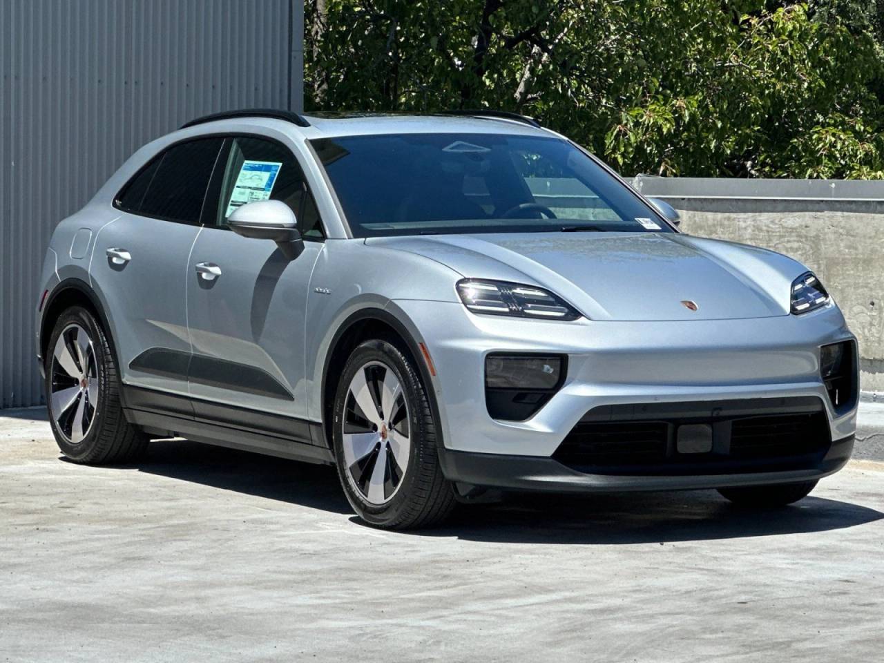 2025 Porsche Macan Electric photo 10