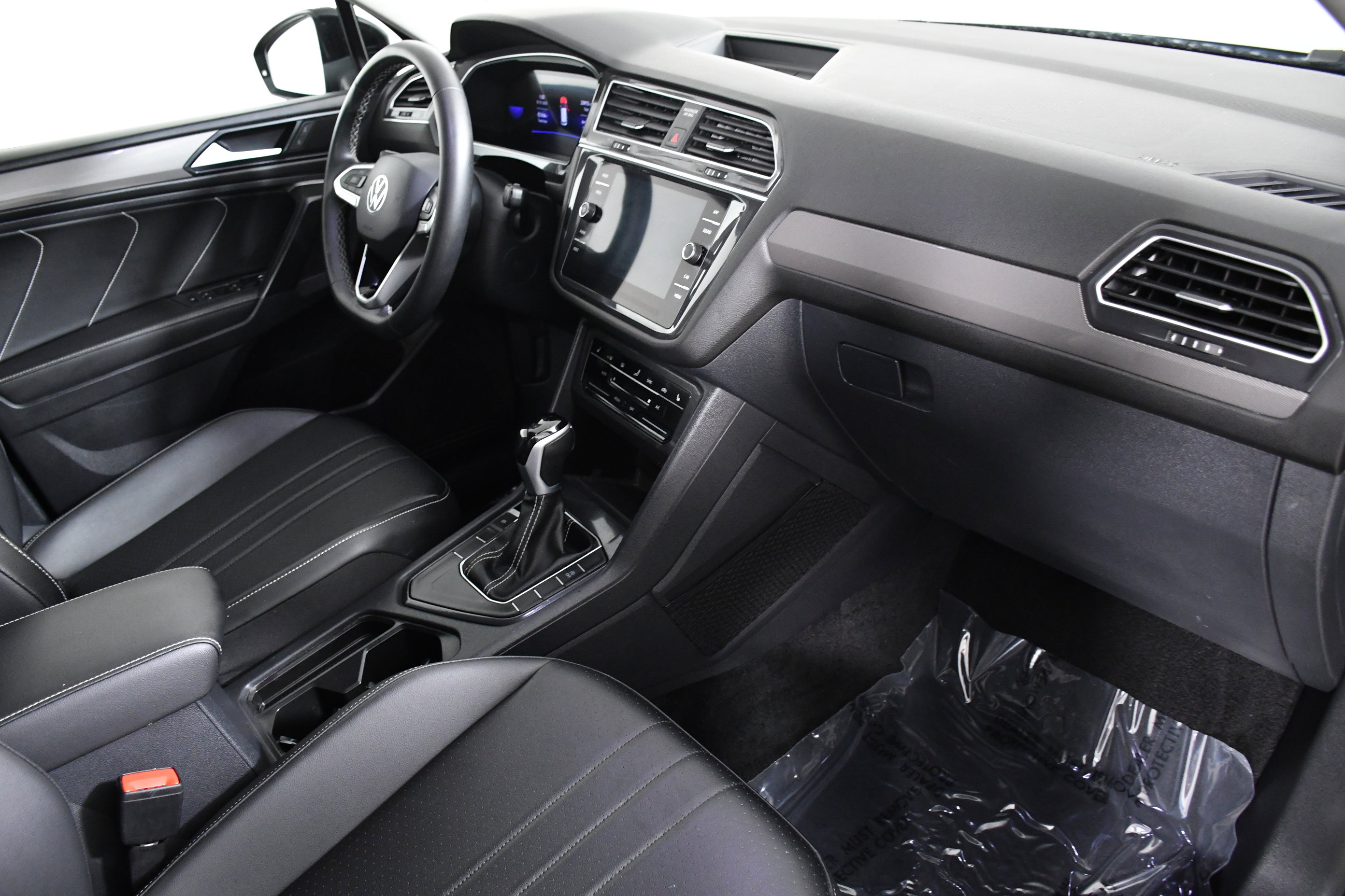 2024 Volkswagen Tiguan SE Wolfsburg Edition photo 25