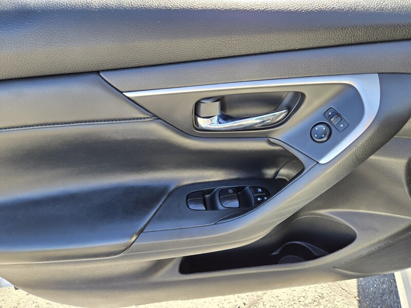 2015 Nissan Altima 2.5 S photo 14