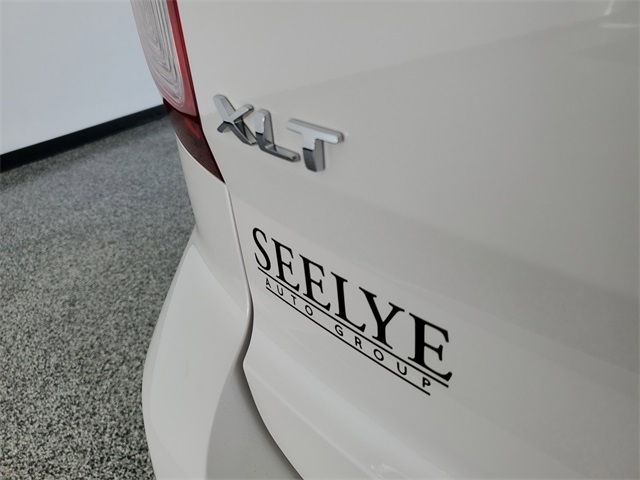 2015 Ford Explorer XLT photo 24
