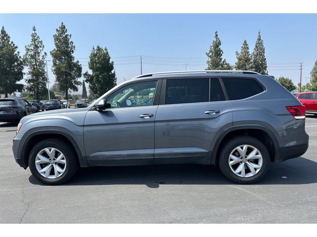 Used 2018 Volkswagen Atlas SE with VIN 1V2CR2CA8JC567235 for sale in Loma Linda, CA