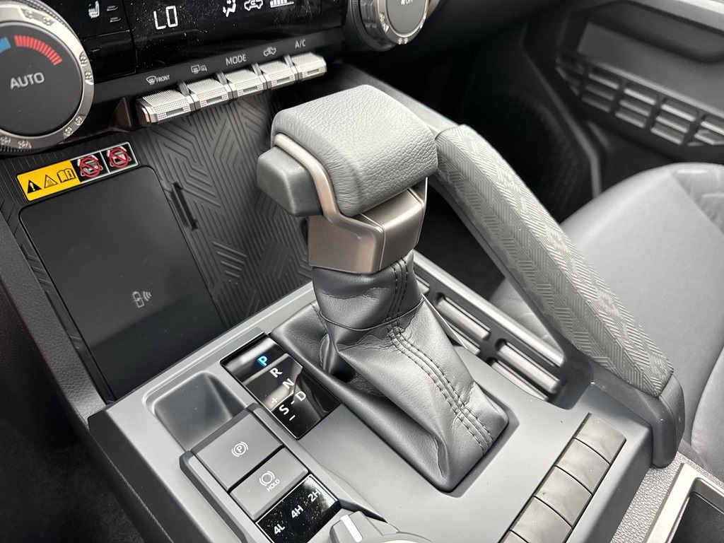 2025 Toyota Tacoma SR5 4x4 Double Cab photo 19