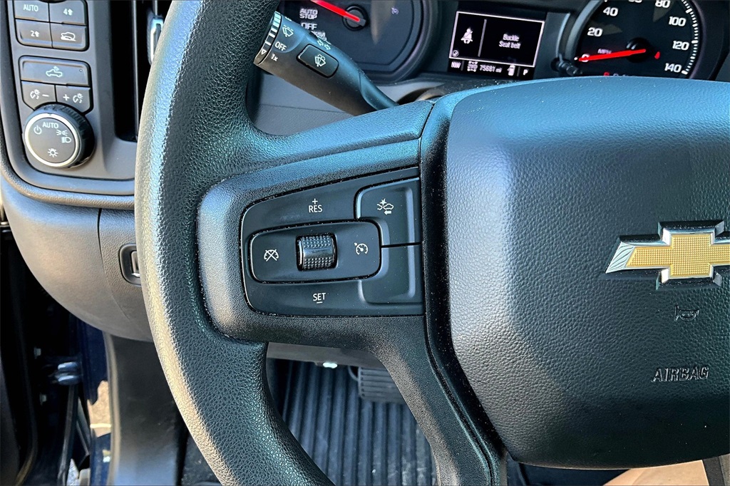 2022 Chevrolet Silverado 1500 Custom photo 12