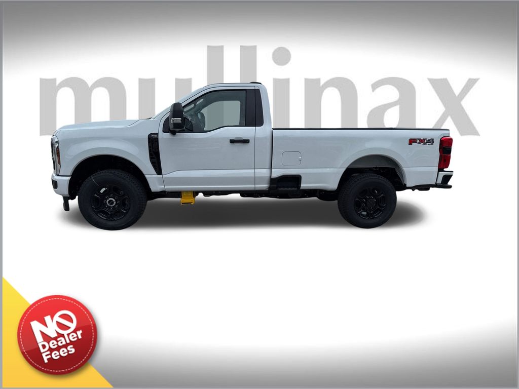 2025 Ford F-350 photo 2