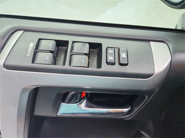2020 Toyota 4Runner SR5 photo 27