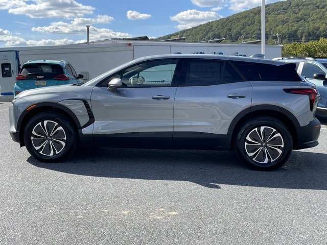 2026 Chevrolet Blazer EV photo 2