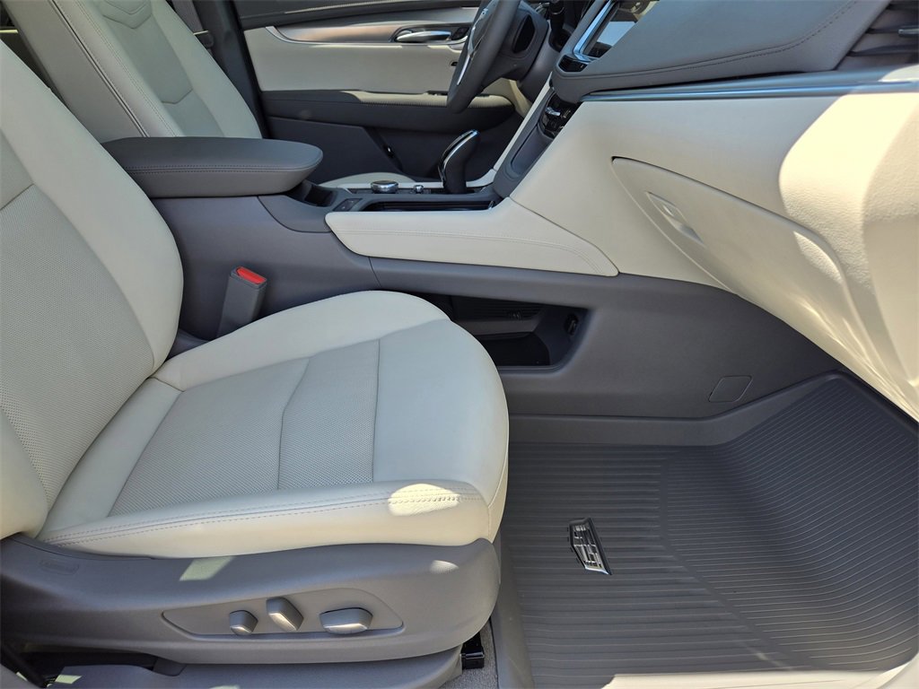 2025 Cadillac XT5 Premium Luxury photo 16