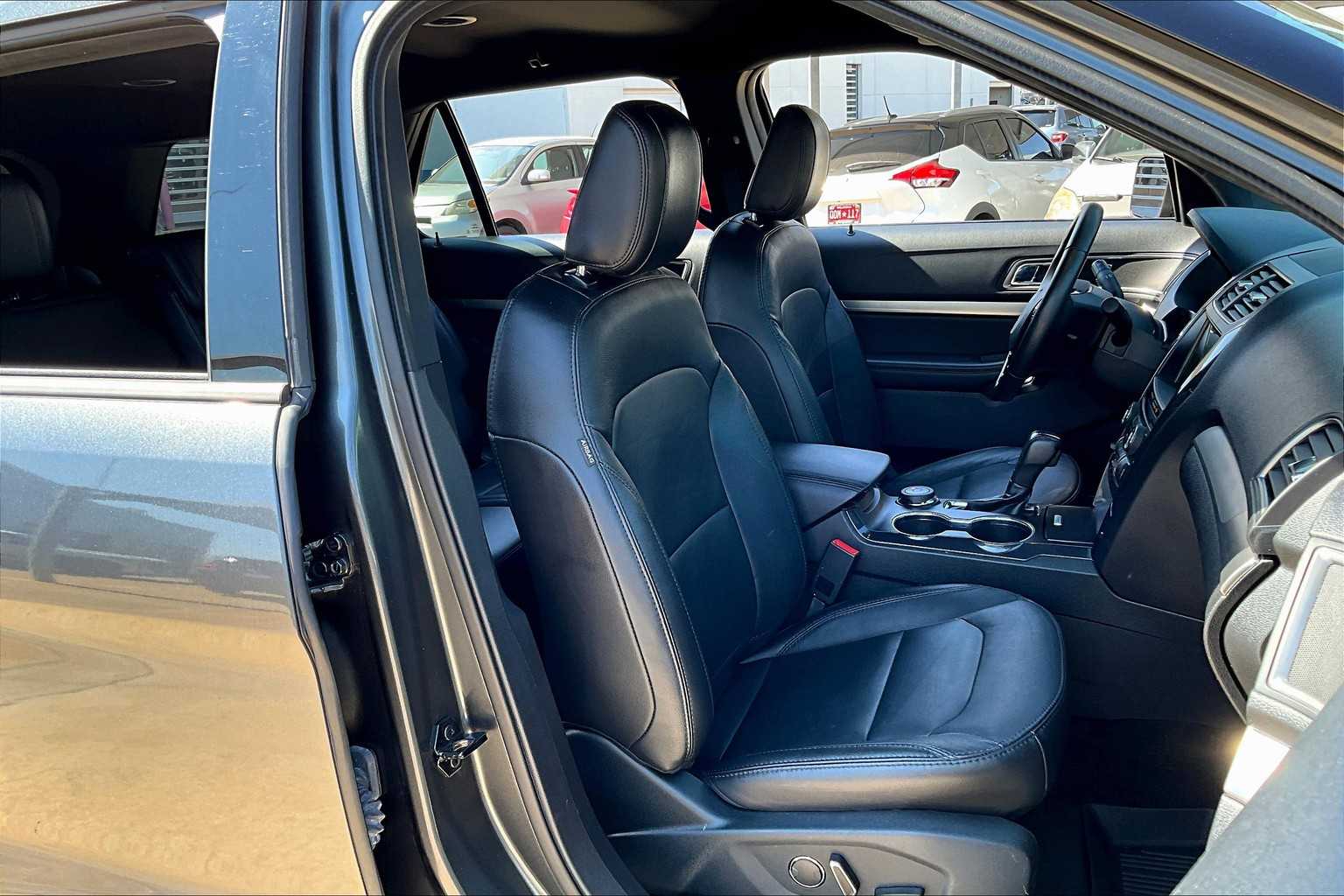 2018 Ford Explorer XLT photo 8