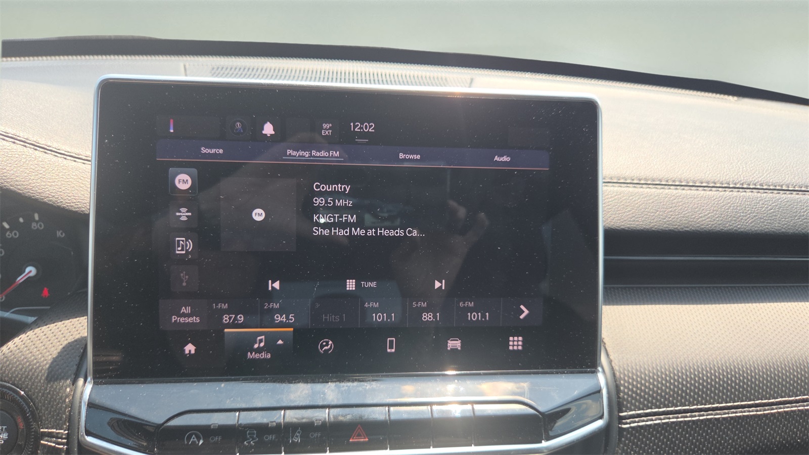 2024 Jeep Compass Latitude photo 9