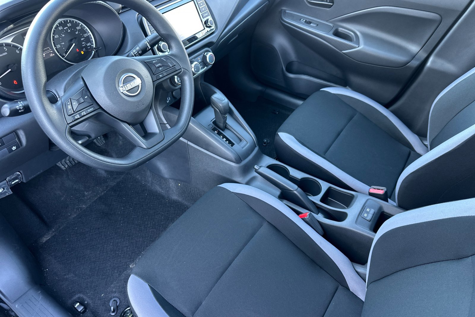 2025 Nissan Versa S photo 5