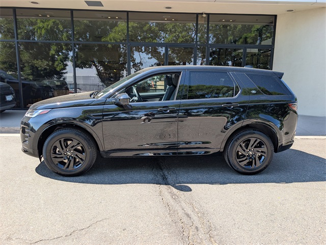 2024 Land Rover Discovery Sport SE photo 3