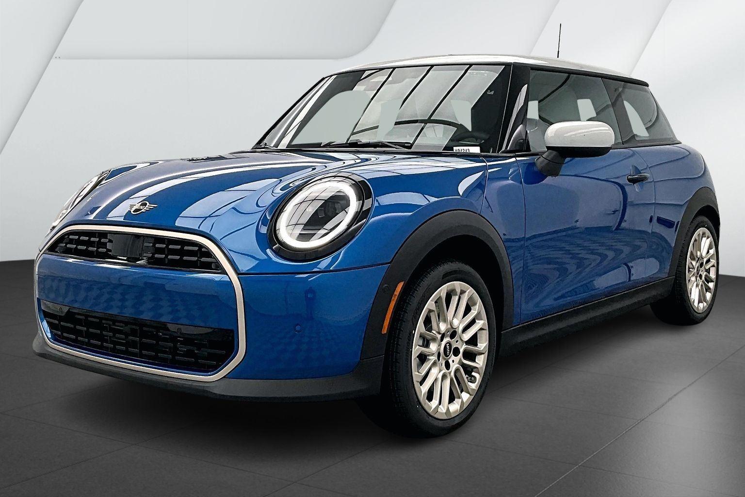 2026 MINI Hardtop 2 Door's photo