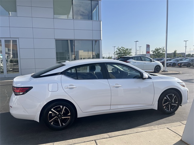 2025 Nissan Sentra SV photo 3