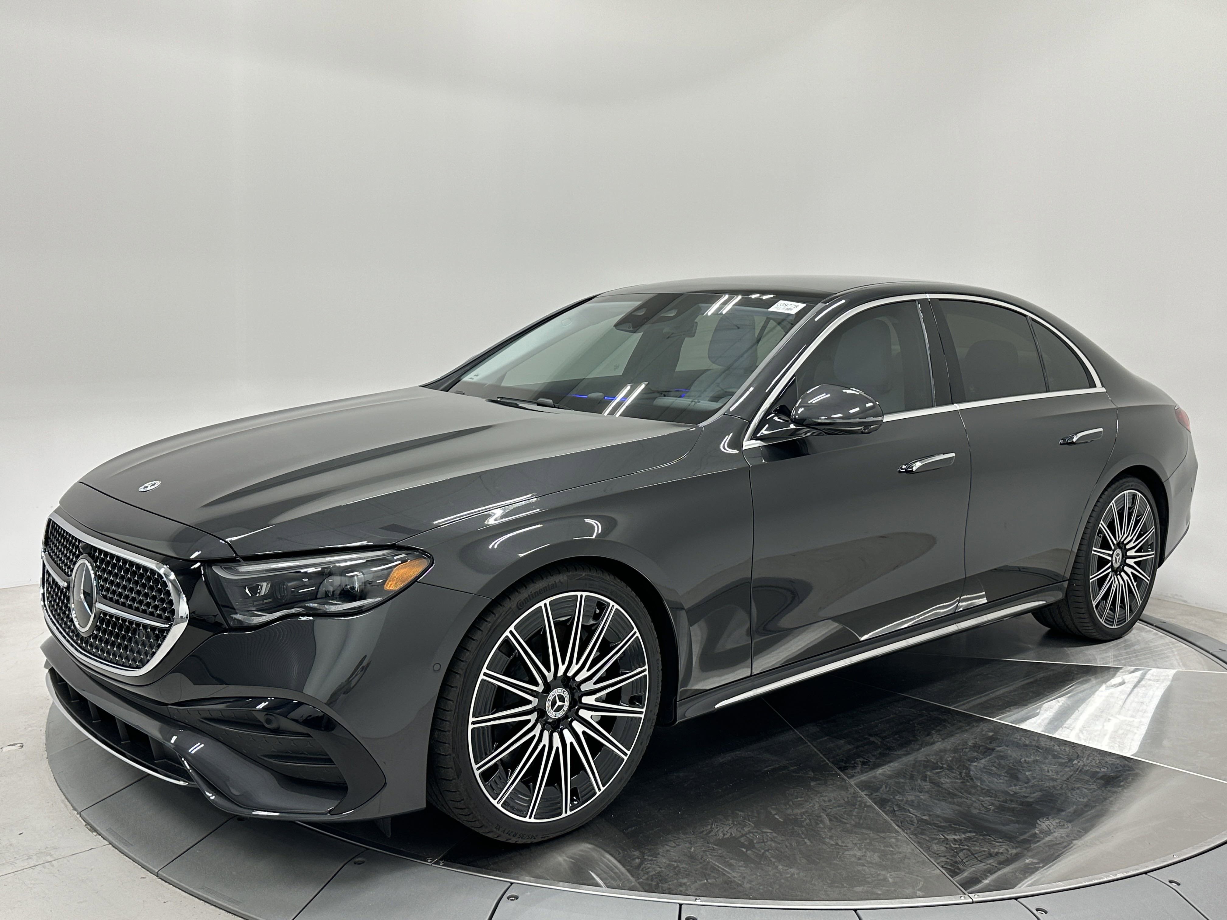 2025 Mercedes Benz E 450 4MATIC photo 3