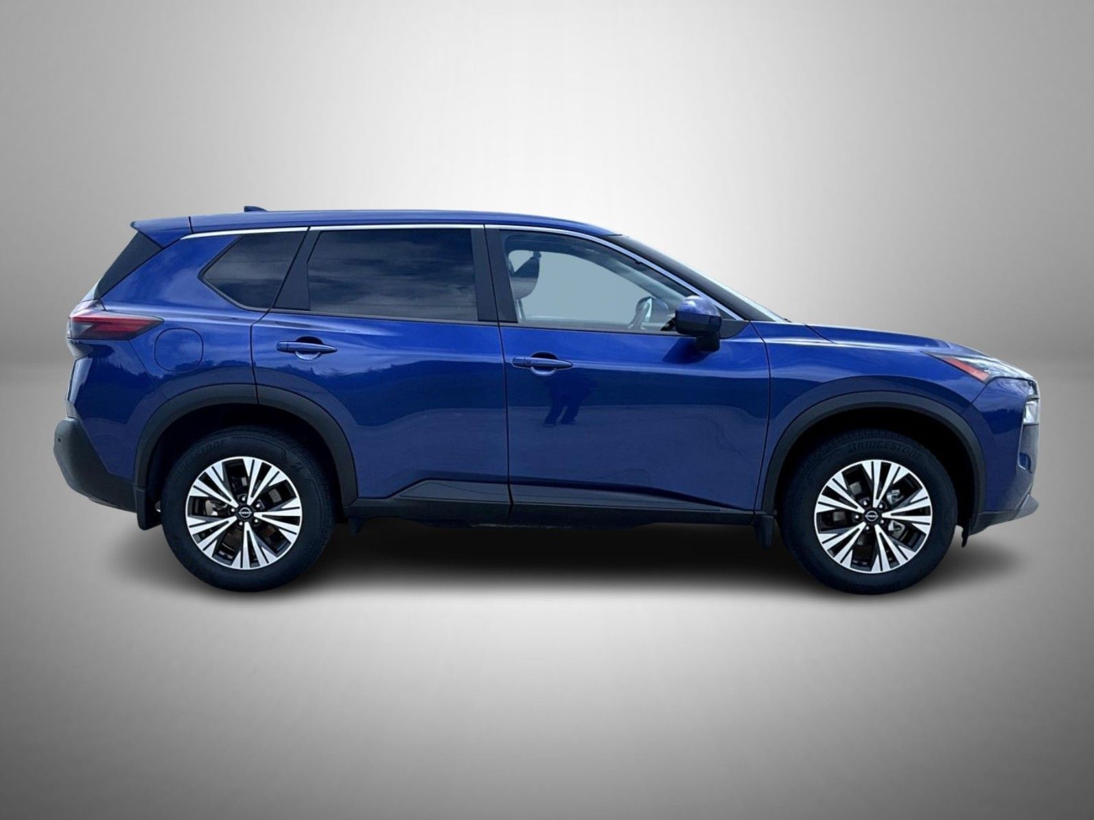 2023 Nissan Rogue SV photo 4
