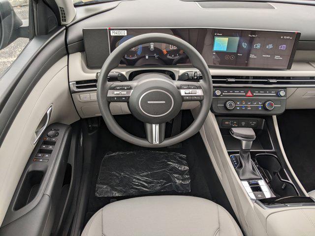 2025 Hyundai Tucson SE photo 12