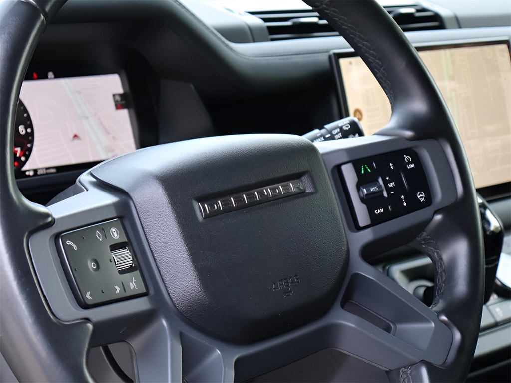 2024 Land Rover Defender 130 X-Dynamic SE photo 16