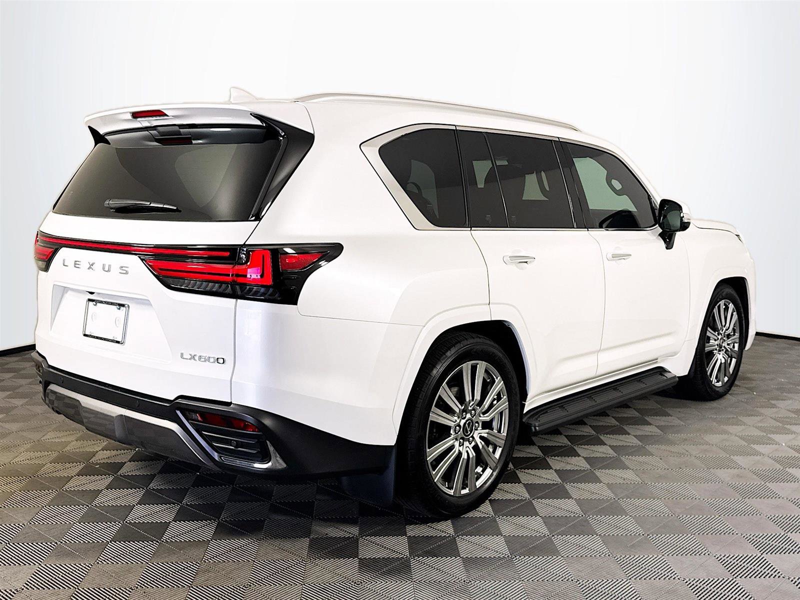 2023 Lexus LX 600 Ultra Luxury photo 4
