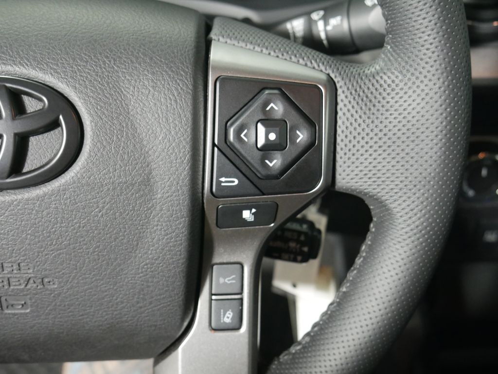 2022 Toyota Tacoma SR5 photo 16