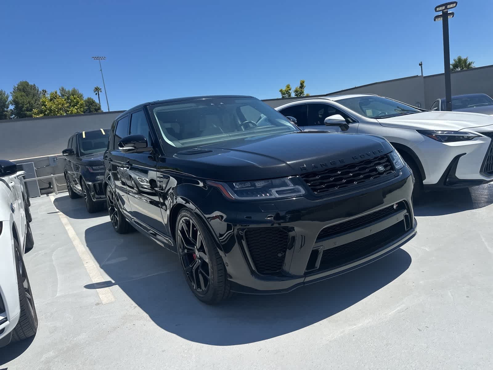 2022 Land Rover Range Rover Sport SVR photo 3