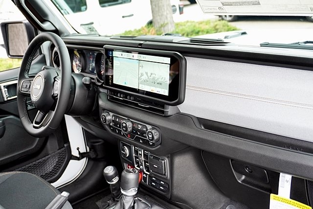 New 2025 Bright White Clear-Coat Exterior Paint Jeep Willys image 15