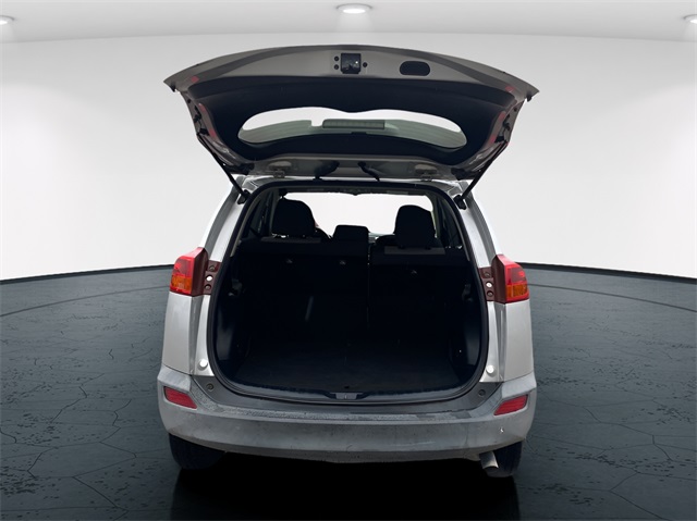 2014 Toyota RAV4 LE photo 14
