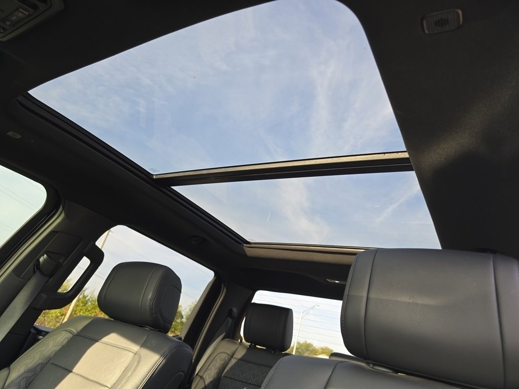 2025 Toyota Tundra Limited Platinum photo 3