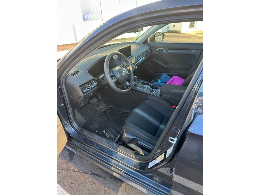 2024 Honda Civic Hatchback LX's photo